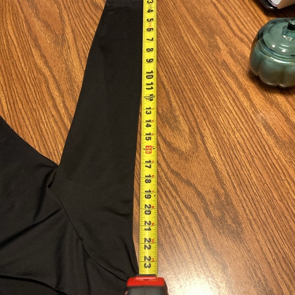 Live in the Moment long sleeve cropped top - size L (juniors) - Picture 5 of 5